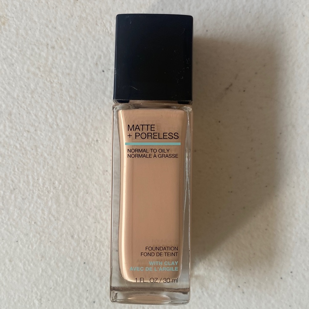 Maybelline Matte + Poreless Foundation - #112 Natural Ivory